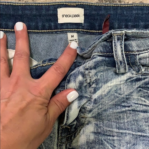 Sneak Peek Denim shorts - Picture 2 of 3